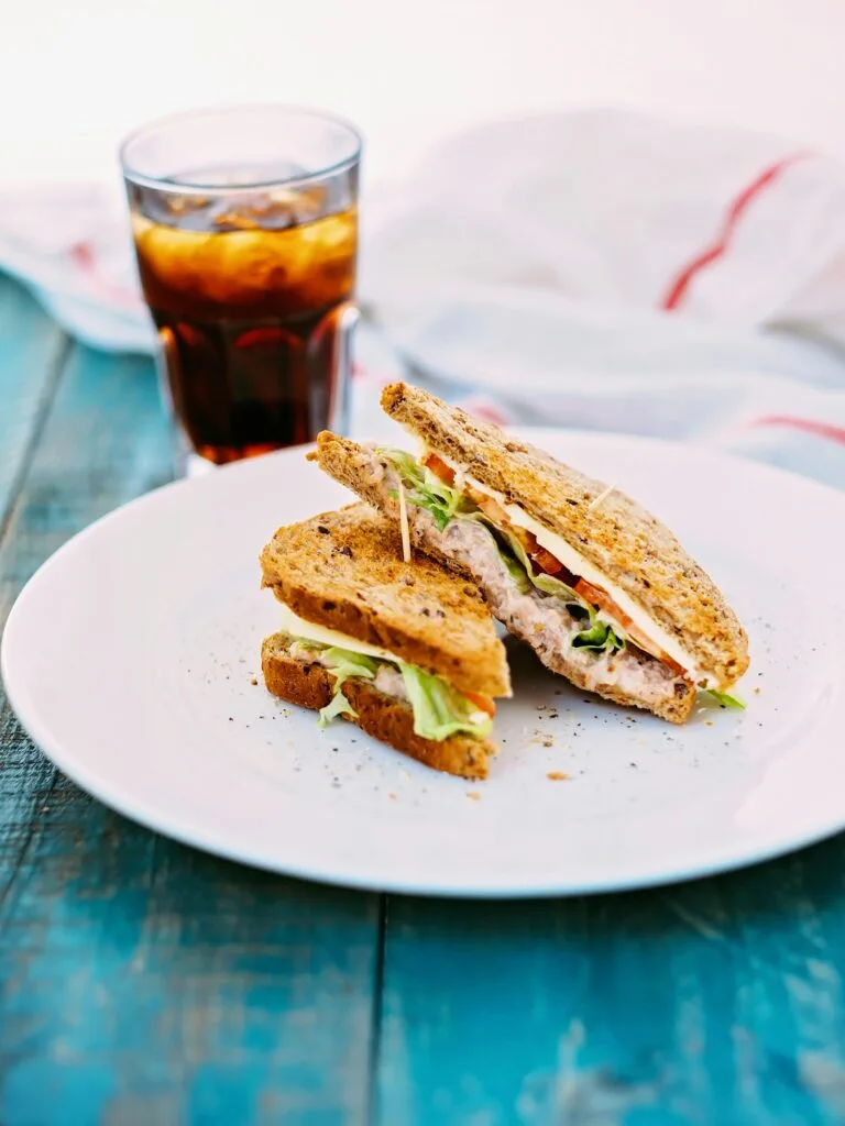 Sanduíche de atum